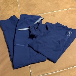 Figs women’s scrub set, navy blue